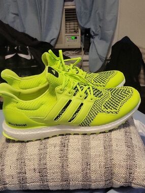adidas Ultra Boost Bright Lime/Black Performance Sneakers SZ 14